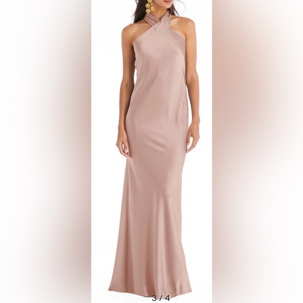 Lovely Pink Imogen Twist Halter Charmeuse Trumpet Gown
Size Small (4-6) …